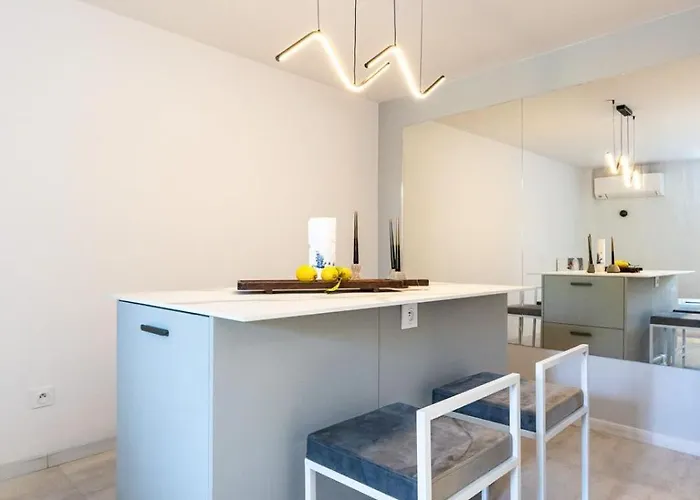 Maison Azur-townhouse Near Palais *